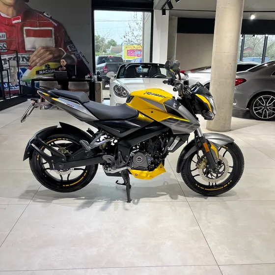 Bajaj Rouser Ns 200
