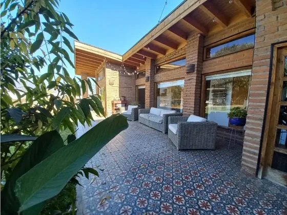 Linda Casa Sólida En Condominio Central, Olmue