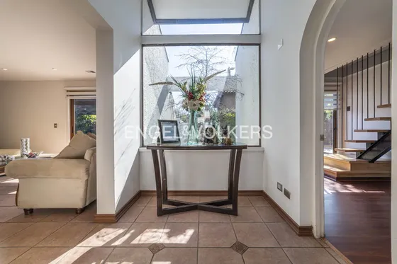 Casa Familiar Con Terraza Y Quincho En La Reina