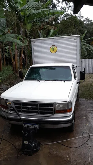 Ford F-1000 3.9 Xl2p