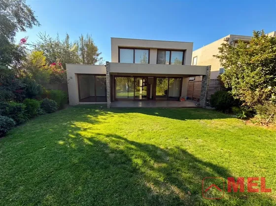 Casa En Venta De 3 Dorm. Mas Servicio Chamisero, Chicureo