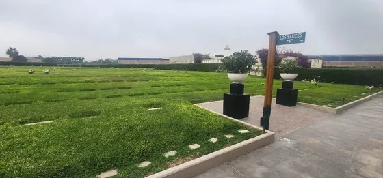 Tumba Doble - Jardines De La Paz - Lurin