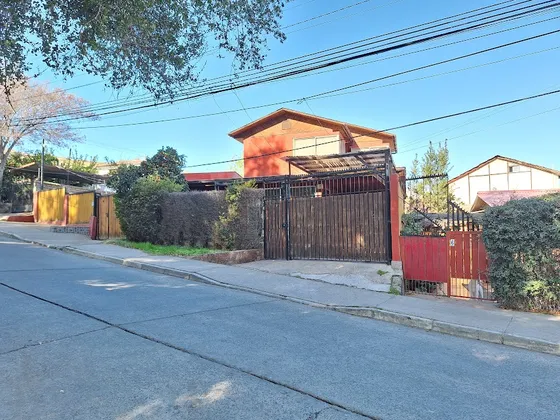 Vende Casa Casa Familiar 4d Y 2b, En Los Andes