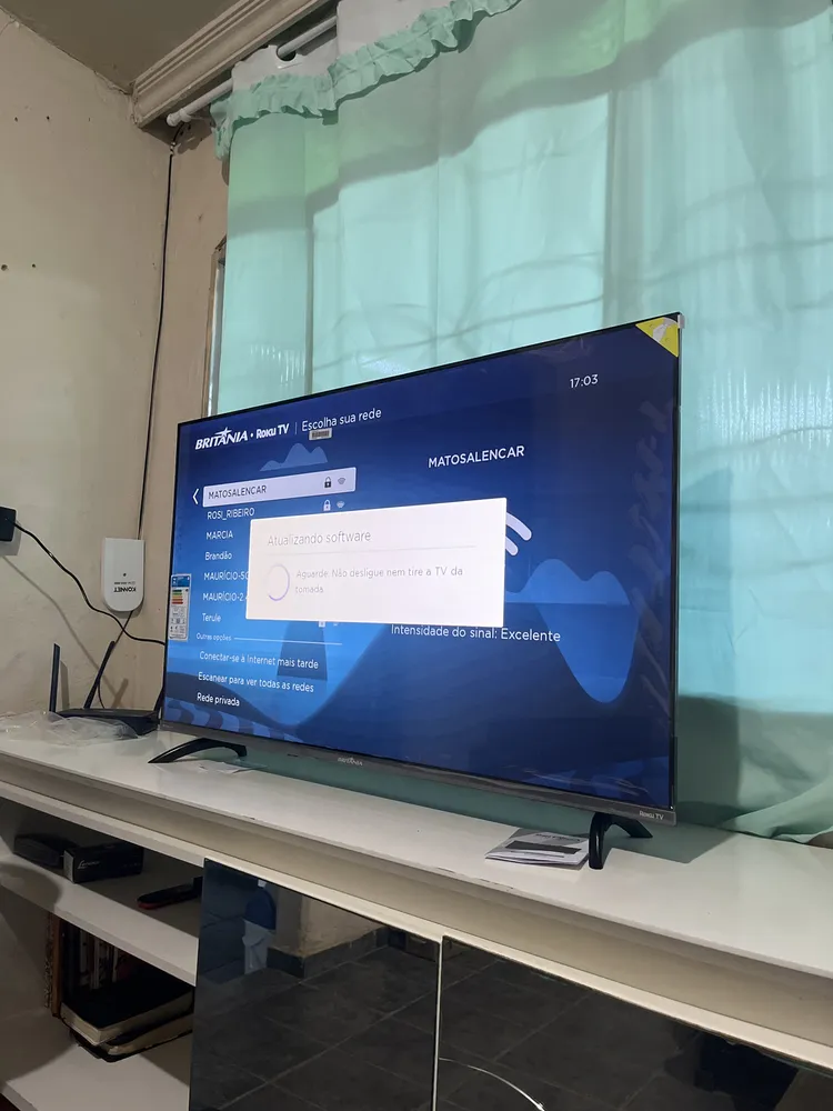 Smart Tv 43 Britânia Btv43va4regb Roku Tv Led Dolby Audio - Imagem 3