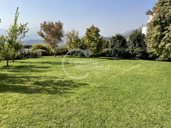Departamento En Venta De 4 Dorm. En Las Condes, Con Jardín,