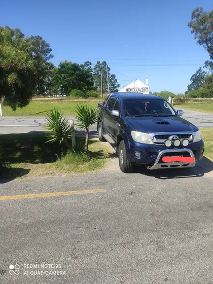 Toyota Hilux 3.0 Tdi Srv Cab Doble 4x4 Cuero