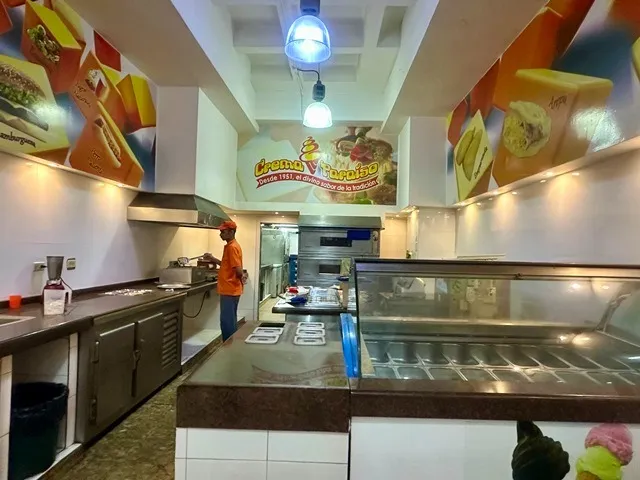 ¡se Alquila Local Comercial En Pb El Centro Comercial Concresa Ideal Para Heladeria, Caferetia O Restaurantesuperficie De 100 M² Y Una Mezanina De Aproximadamente 30 Mt2 Más Vi Mls #25-13354