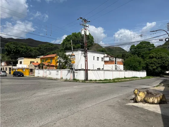 Terreno Con Casa En Venta, Urb. Barrio Sucre, Maracay.