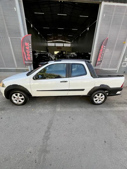 Fiat Strada 1.6 16v Trekking Cab. Dupla Flex 2p