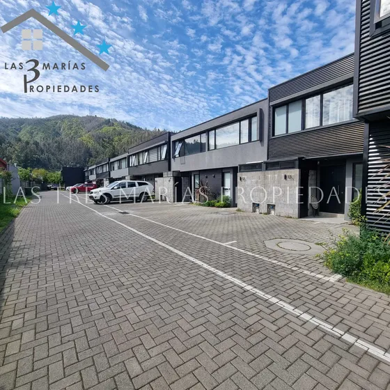 Moderno Townhouse Para Inversión (121283)