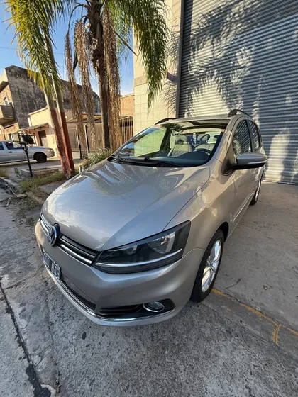 Volkswagen Suran 1.6 Highline 101cv
