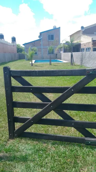 *vendo Casa En La Playa  En Paso De La Patria* (tomo  Hilux)