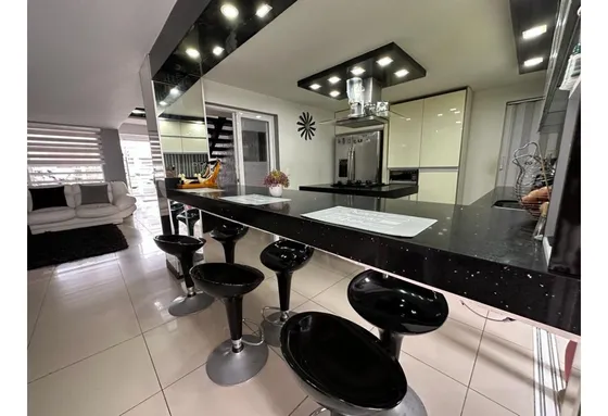 Venta Casa De 220mt2 En San Joaquín, Sur De Cali 7947. A