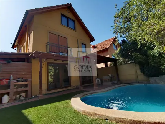 Casa En Venta En Peñalolén