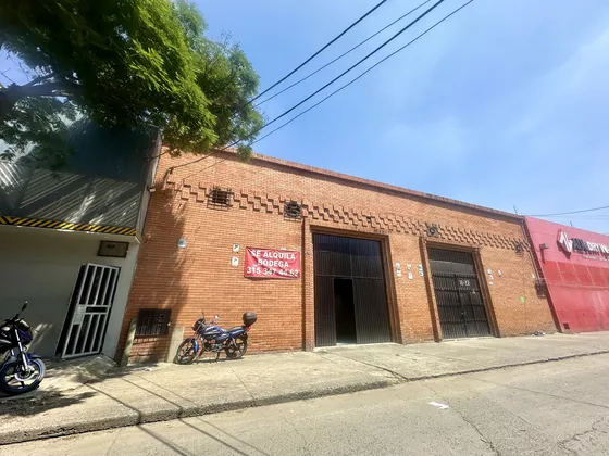 Se Alquila Bodega En El Centro De Cali En Estrategica Ubicacion Sobre La 8va Con 24