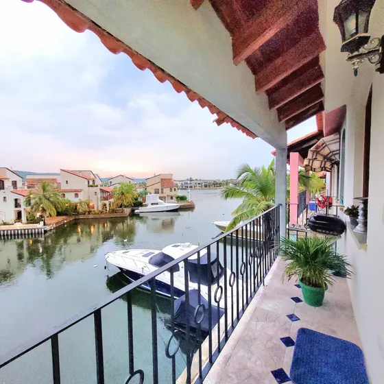 Pueblo Viejo, Complejo Turistico El Morro, Lecheria | Alquiler Apto | 51 Mts2 | 1h + Atico | 2b | 1pe | 450$