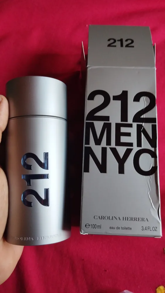 Perfume Carolina Herrera 212 Men NYC Eau de Toilette 30ml masculino - Imagem 4