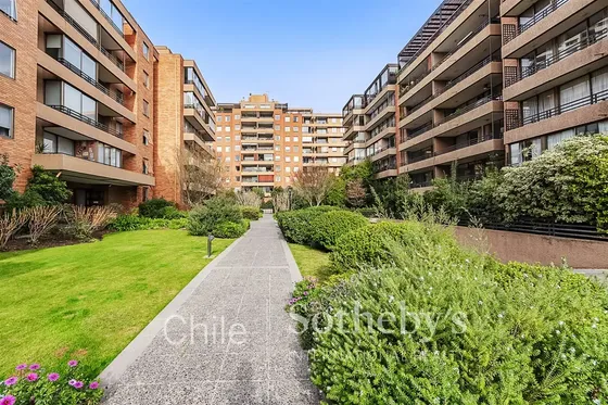 Departamento En Venta De 3 Dorm. En Vitacura