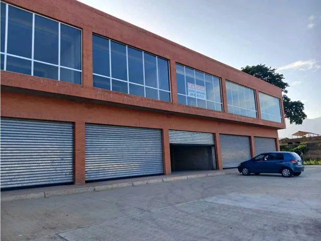 Local En Alquiler Zona Conejeros 300 M2