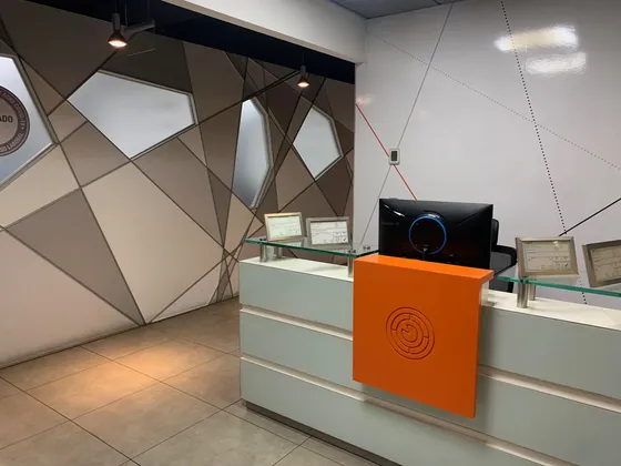 Amplia Oficina En Av. Las Condes De 100 Mts.2