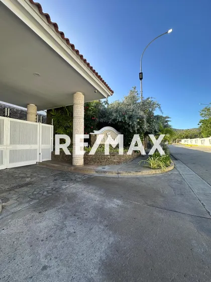 Townhouse En Obra Blanca, Atlantis, Paraiso 1, Pampatar, Isla De Margarita Cod: 1293