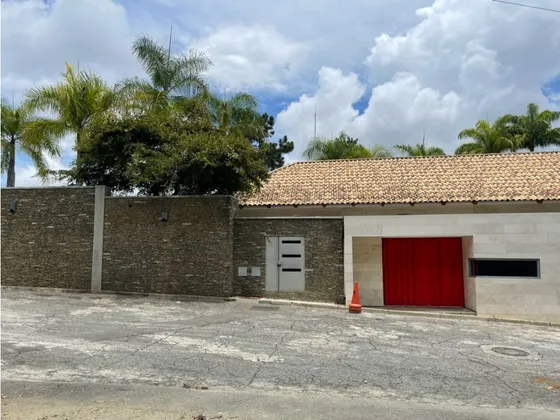 Vendo Casa 1970m2 Cerro Verde 5887