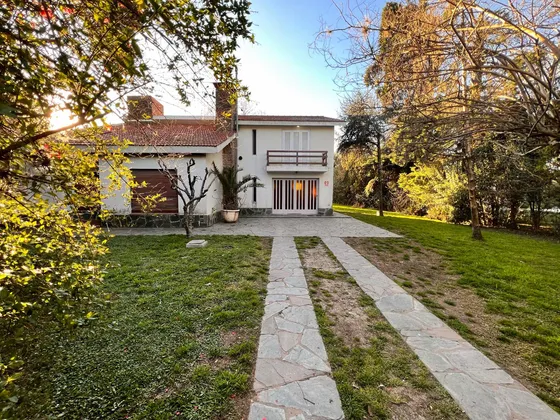 Casa Quinta En Alquiler, Luján Barrio Champagnat