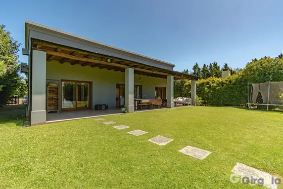 Venta Casa 3 Dormitorios La Emilia Con Cochera
