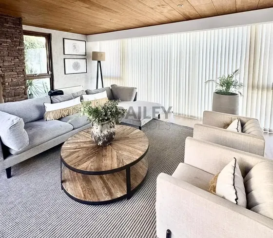 Casa En Arriendo De 5 Dorm. En Concón