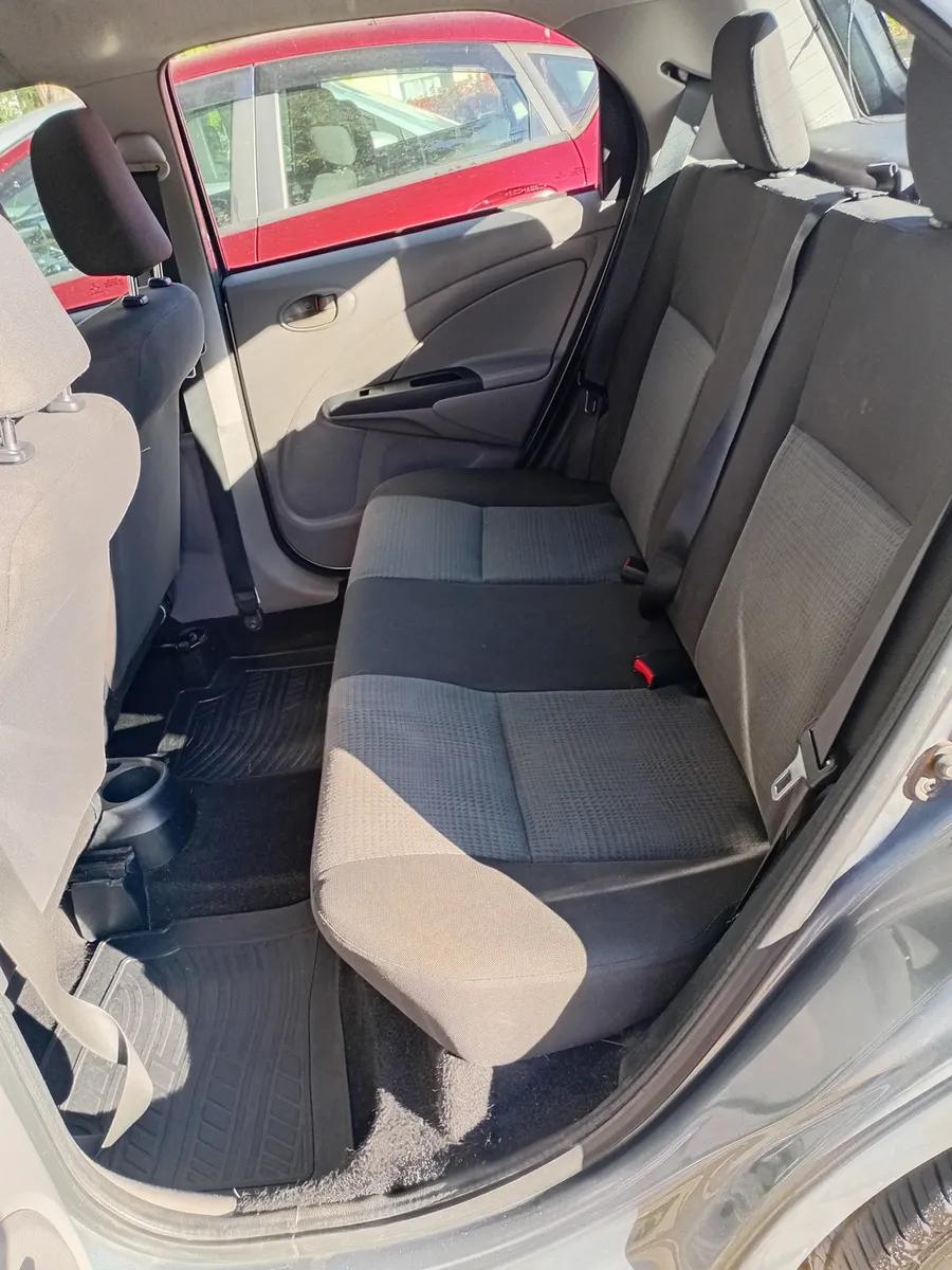 Toyota Etios 2013 1.3 16v Xs 5p — foto 7