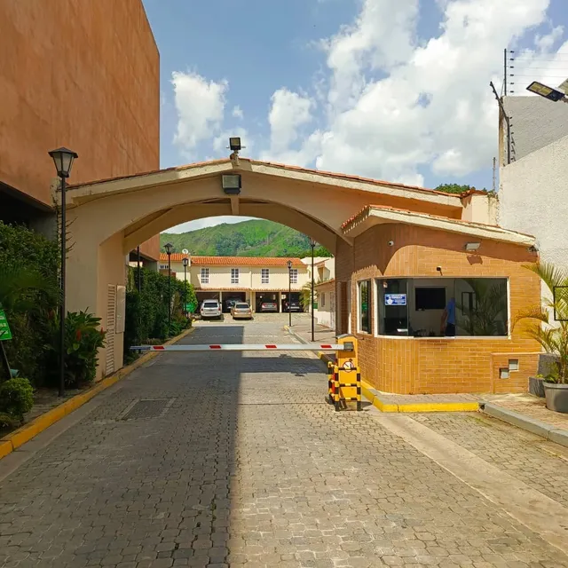 Casa En Venta Conjunto Residencial Villas Del Encanto, Dos Niveles, Urb. Mañongo. Minerva K