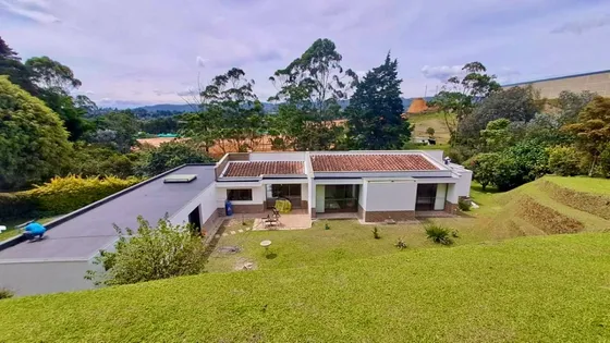 Hermosa Casa Campestre En Guarne Vereda La Clarita