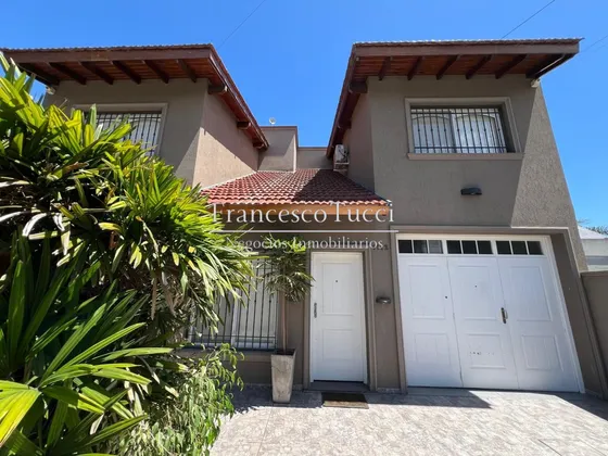 Casa En Venta 5 Ambientes En Padua