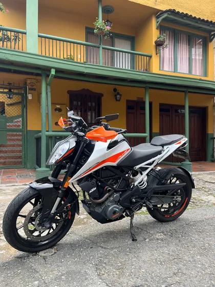 Ktm Duke 390 Ng Blanca 2024 4000 Km
