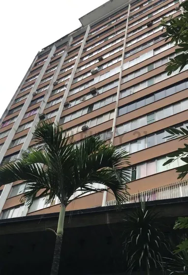 Alquiler De Oficina En Av Andrés Bello. Sector Mariperez Con Vista Al Ávila.
