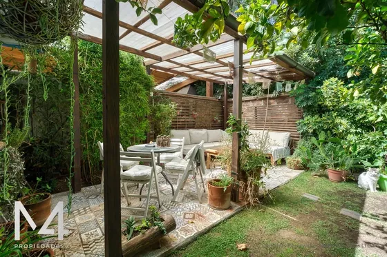 Casa En Venta De 3 Dorm. En Las Condes
