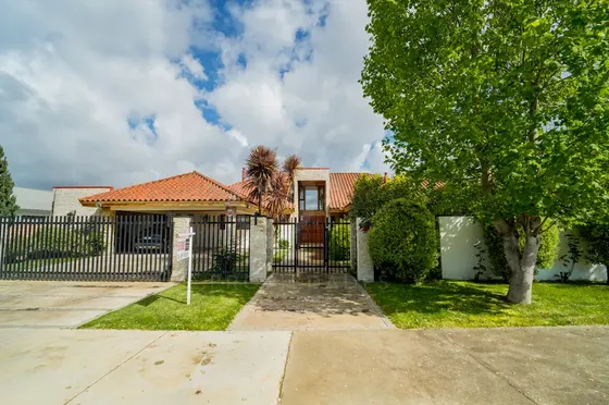 Casa En Venta Loteo Puertas Del Sol, Las Rastras, Talca