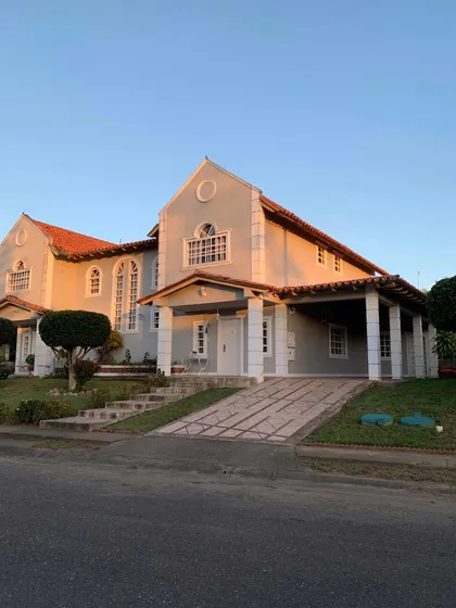 Zaymar Vende Town House En San Miguel, Maturín Monagas.