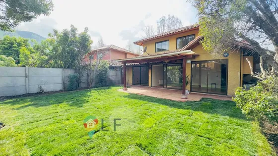 Casa Amplio Terreno, Condominio, Estilo Chilena (174334)