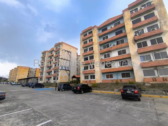Julio Latouche 25-19711 Apartamento En Venta La Abadia San Diego, Amplio, Comodo, 84 M2, 3 Cómodas Habitaciones Y 2 Baños, Cocina Con Tope De Granito Desayunador. Vigilancia 24 Hrs, Pozo De Agua