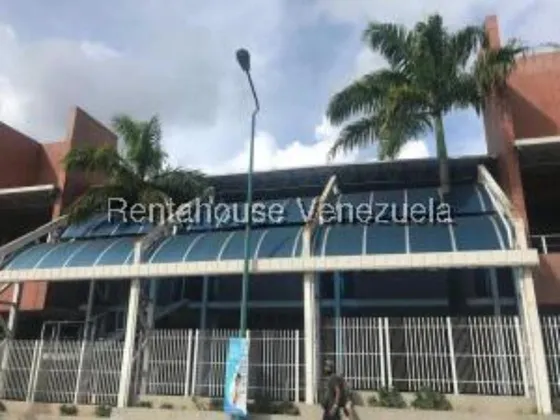  #25-22863   Amplio Local En El Tambor 