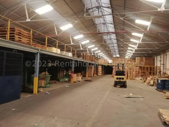 Ana Torres. Galpón En Venta 24-10819 En Catia