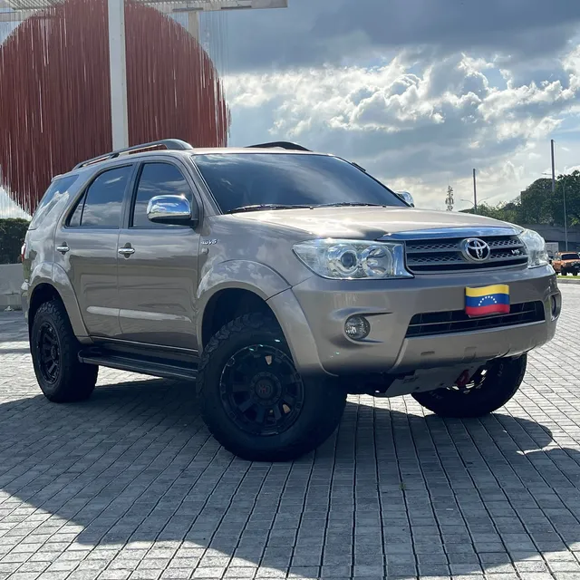 Toyota Fortuner Sr