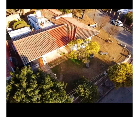 Casa Esquina + Depto - Barrio Manantiales - Gas Natural