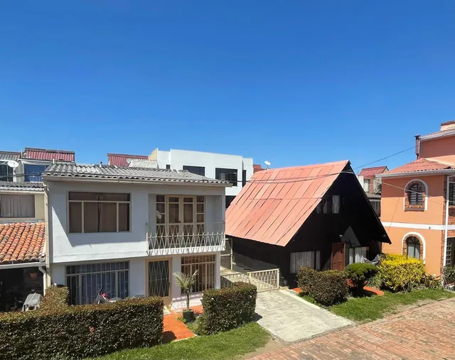 En Venta Lote Con Una Casa Y Cabaña En Chia, Cundinamarca (18250).