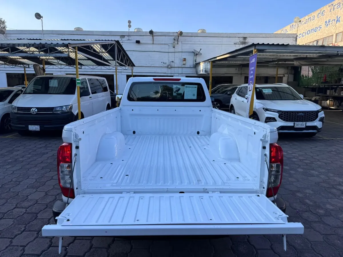 Nissan Np300 2024 2.5 Pick Up Mt Ac