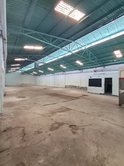 Dos Cuadradas De Constitucion Sector Santa Rosa  Amplio Galpon En Alquiler Excelente Ubicacion