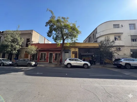 Casa Comercial, A Pasos Metro Republica
