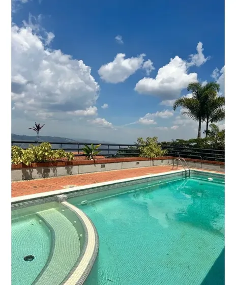 Casa En Venta 1786 M2- Urb. El Hatillo