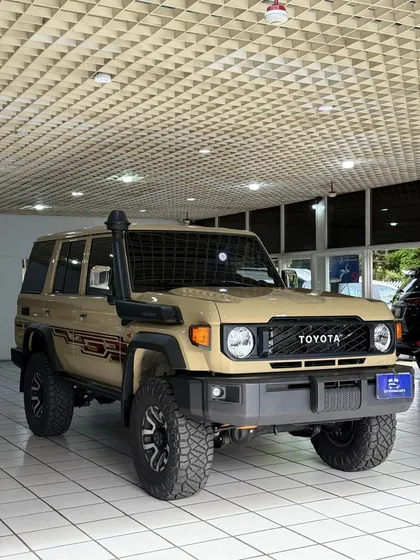 Toyota Land Cruiser Machito